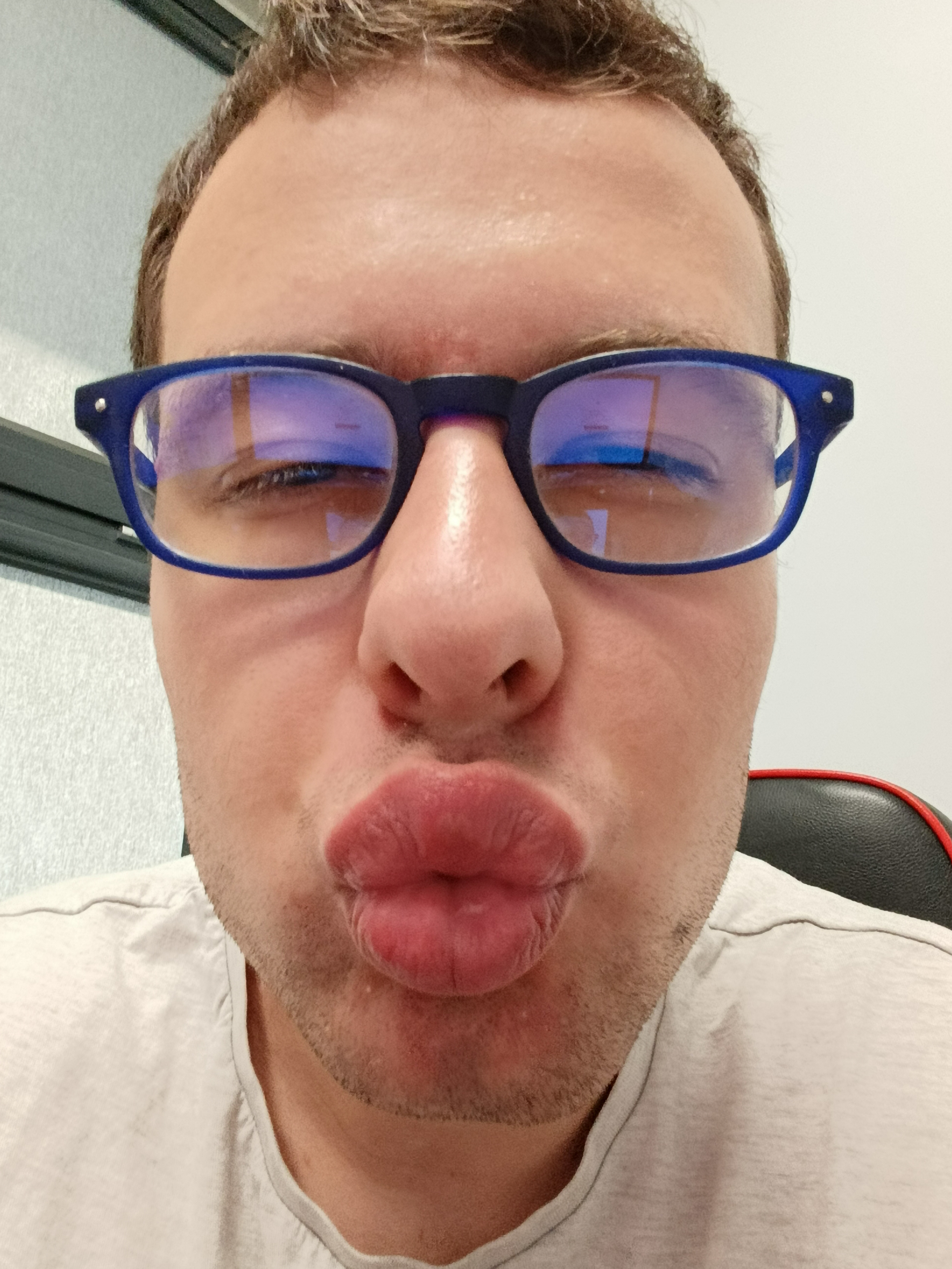 Buziak dla Karolci